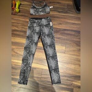 NWT Victoria secret sport set. Size small
